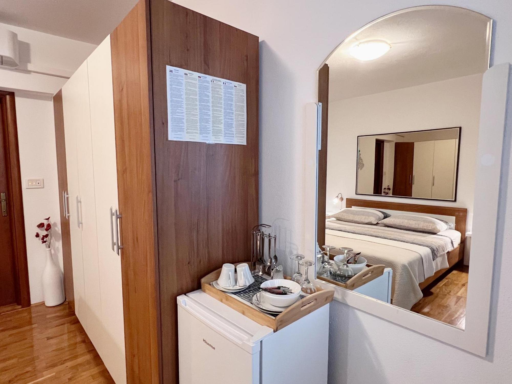 Room Tai - Spacious And Comfy With Private Terrace Hvar Town Exterior foto